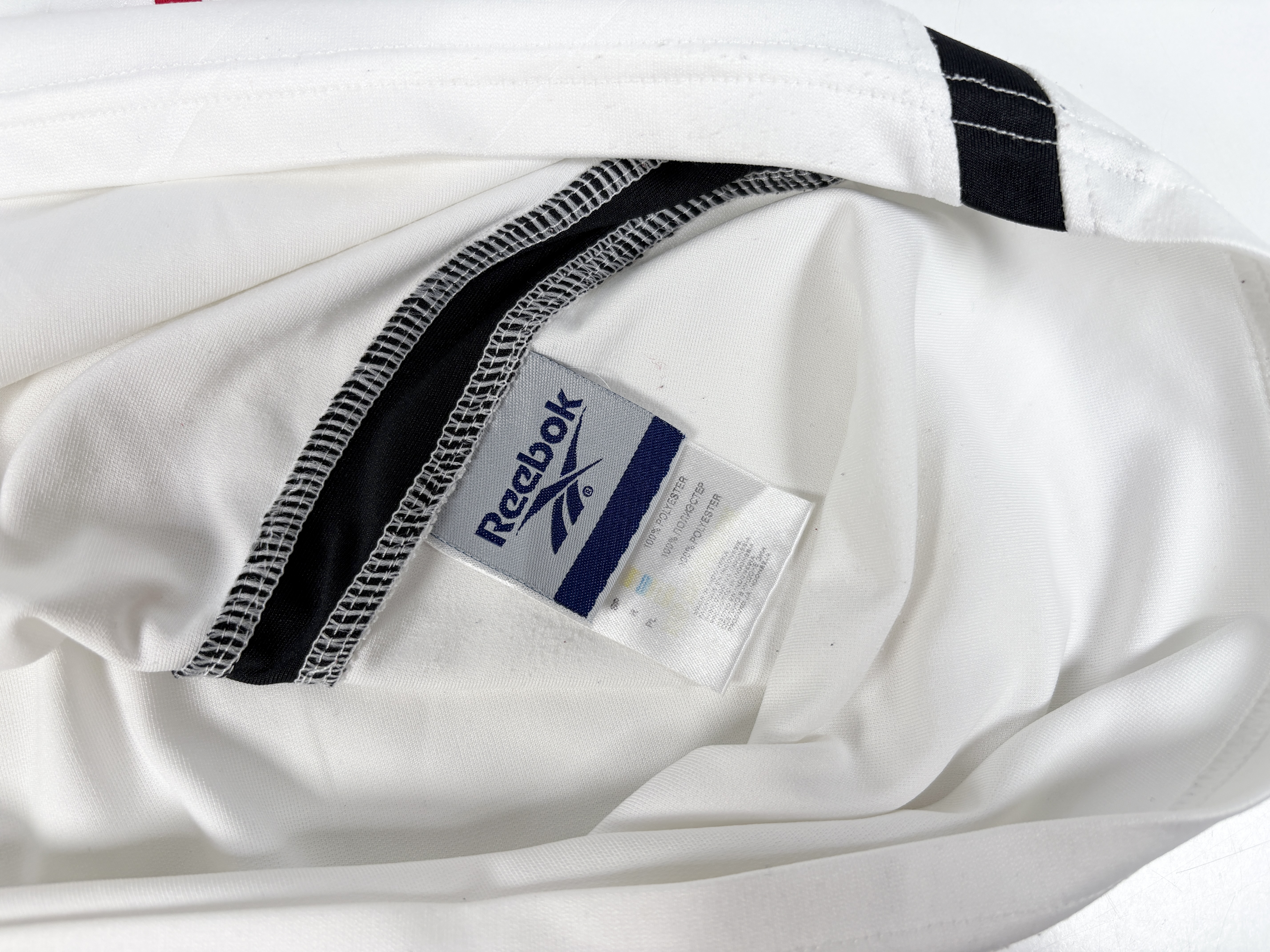 LIVERPOOL FC 2005/06 Reebok Away Shirt L/XL - Image 5