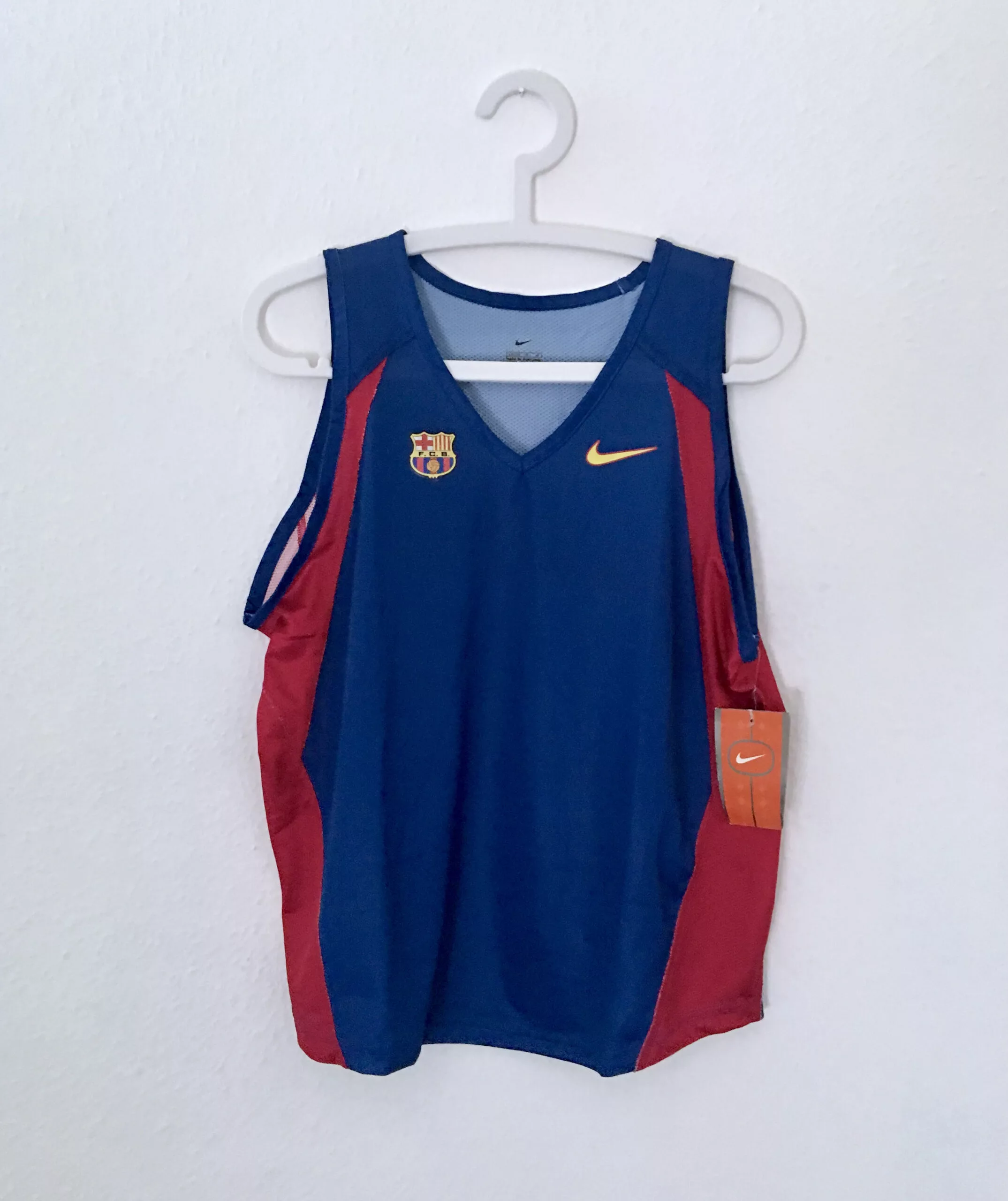Rare Barcelona basketball shirt jersey size L nike