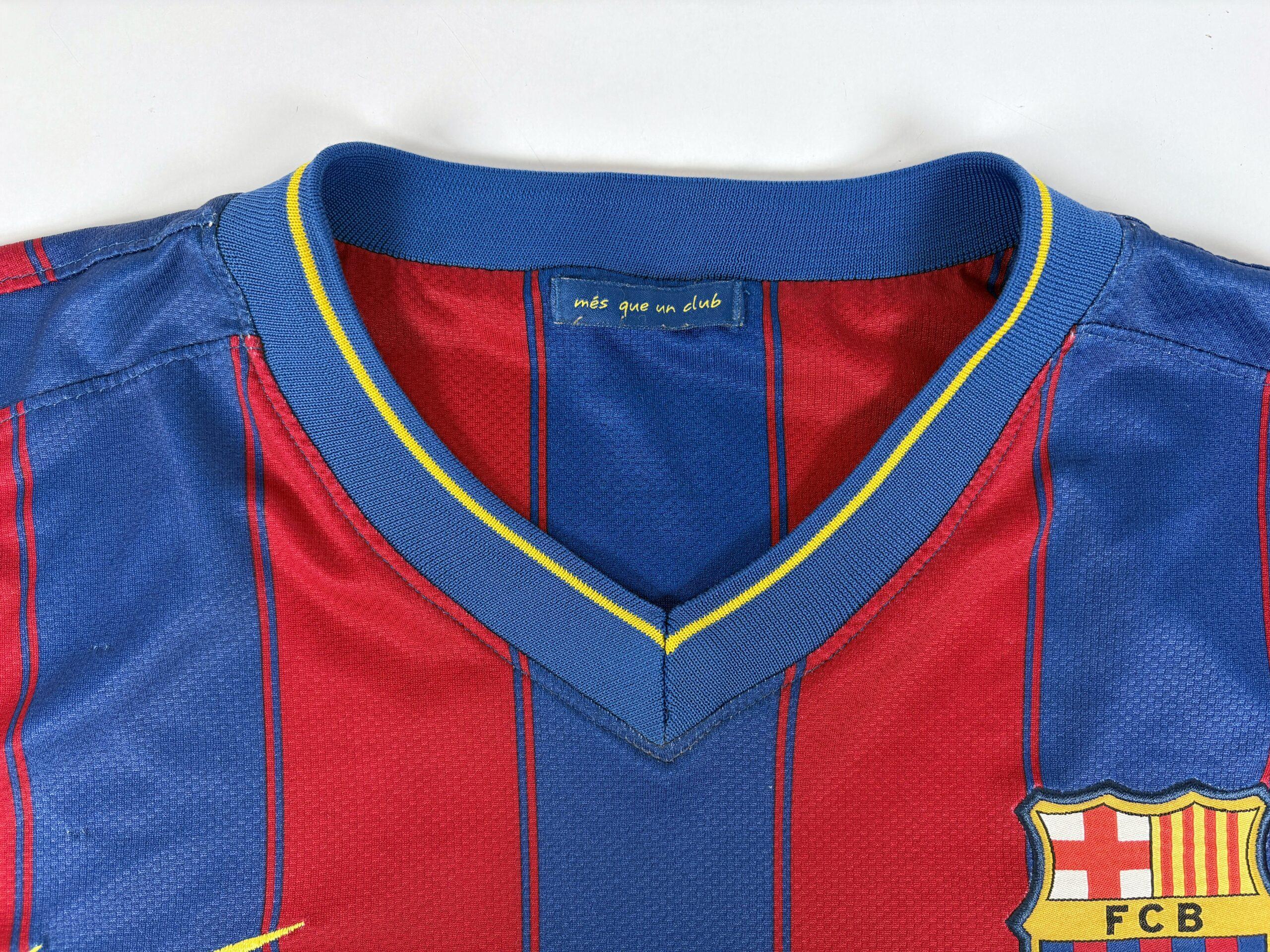 Barcelona FC 2009/10 Nike Home Shirt L - Image 5