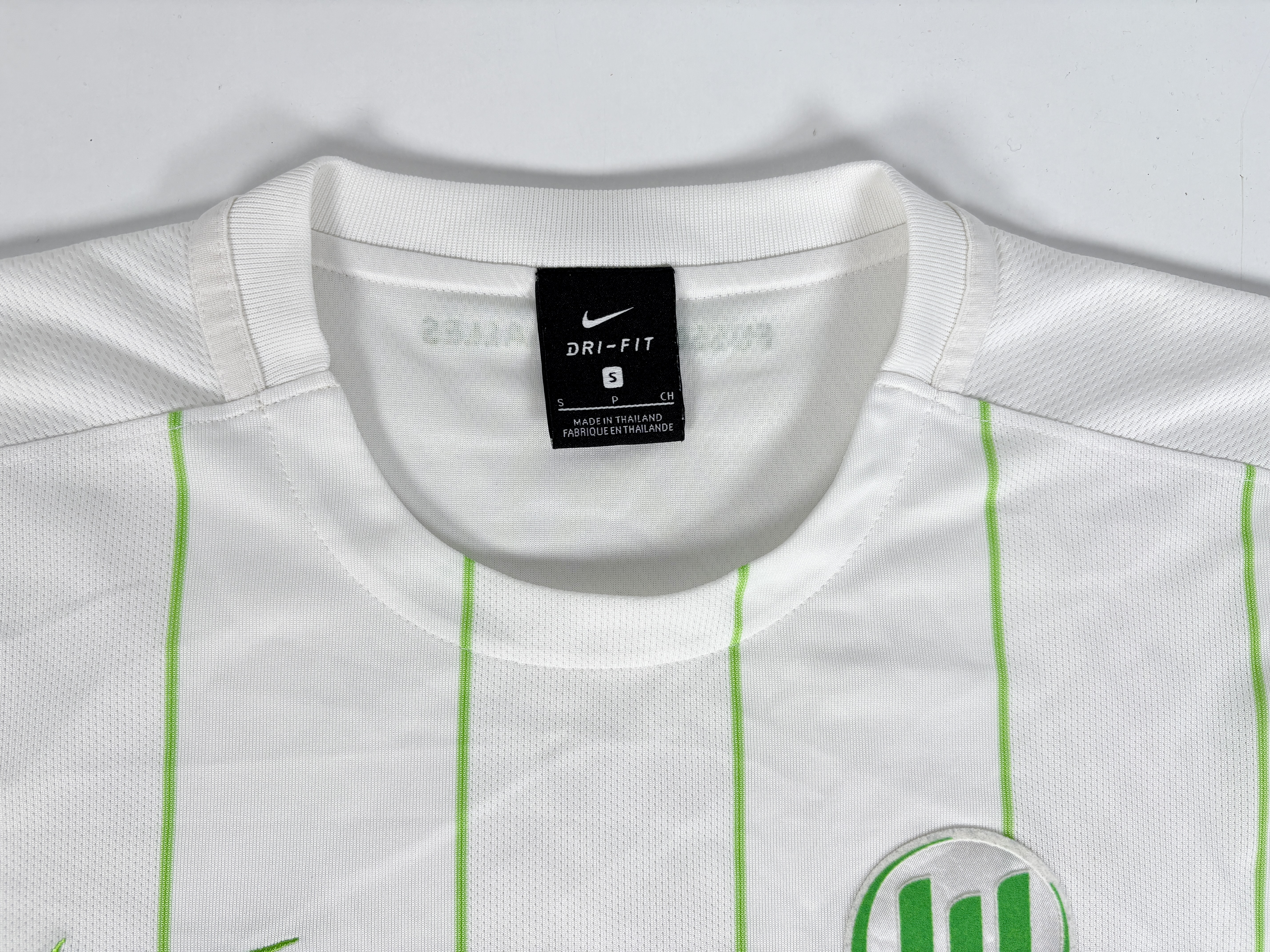 VfL Wolfsburg 2016/17 Nike Away Shirt S - Image 3