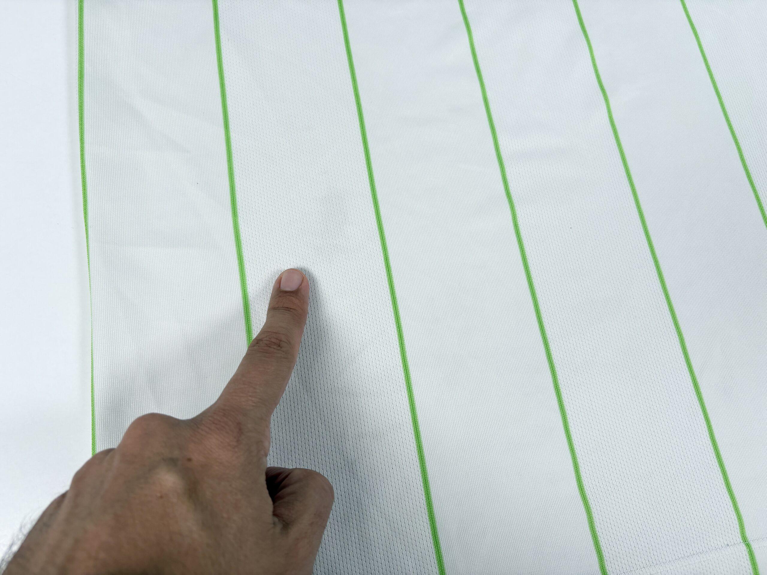 VfL Wolfsburg 2016/17 Nike Away Shirt S - Image 6