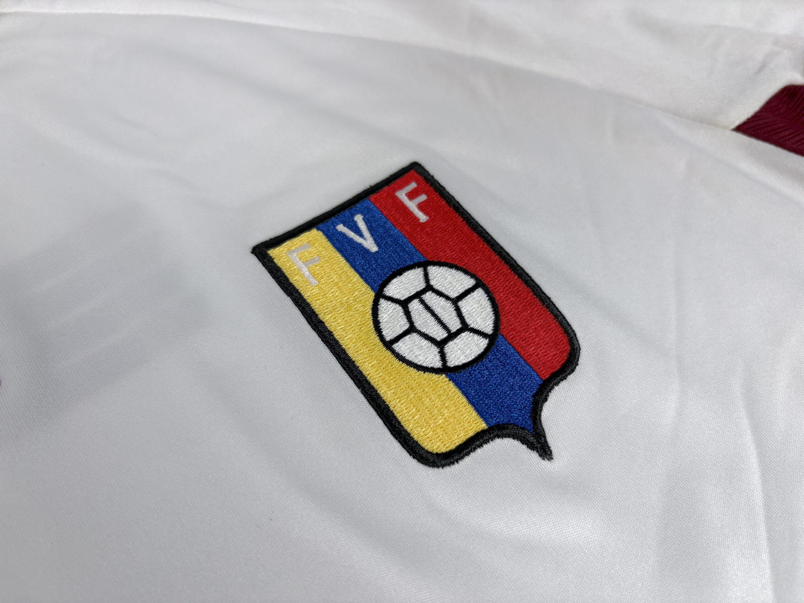VENEZUELA 2006/07 Adidas Away Football Shirt L ** New ** - Image 5