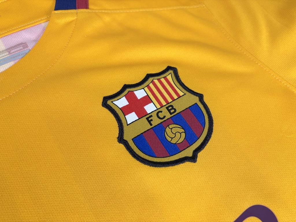 Barcelona FC 2015/16 Nike Away Football Shirt S - Image 3