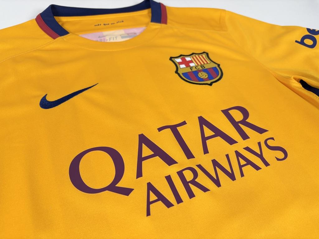 Barcelona FC 2015/16 Nike Away Football Shirt S - Image 4