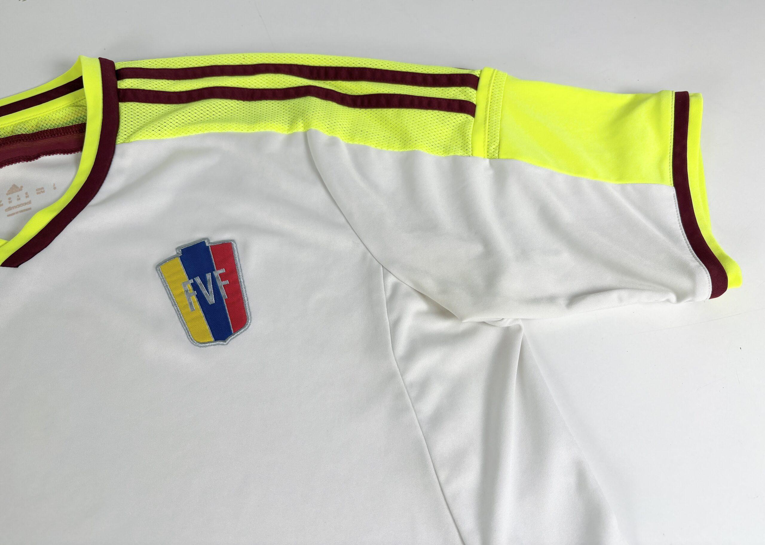 VENEZUELA 2014/15 Adidas Away Football Shirt M - Image 9