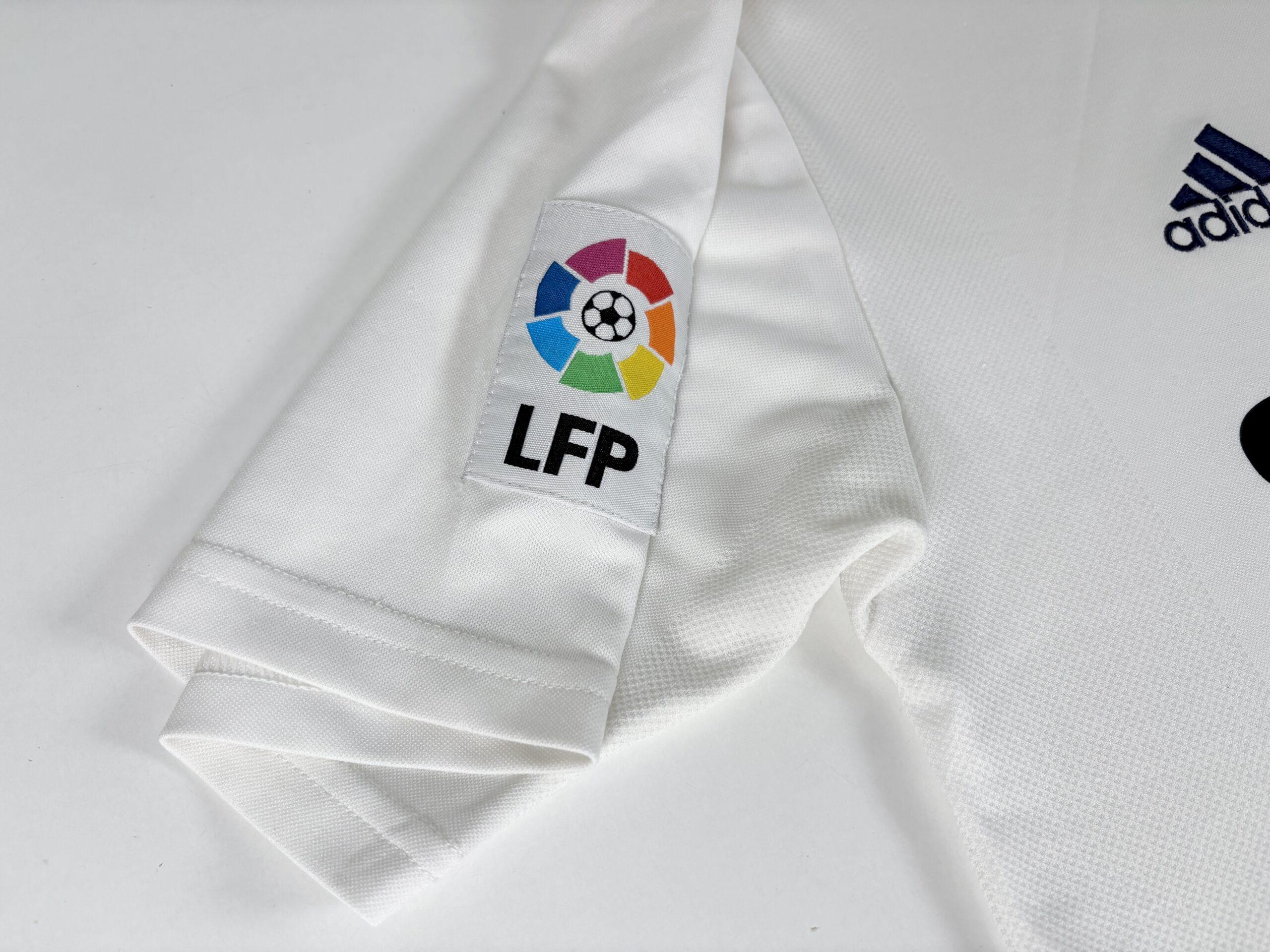 Real Madrid 2002/03 Adidas Home Football Shirt S - Image 9