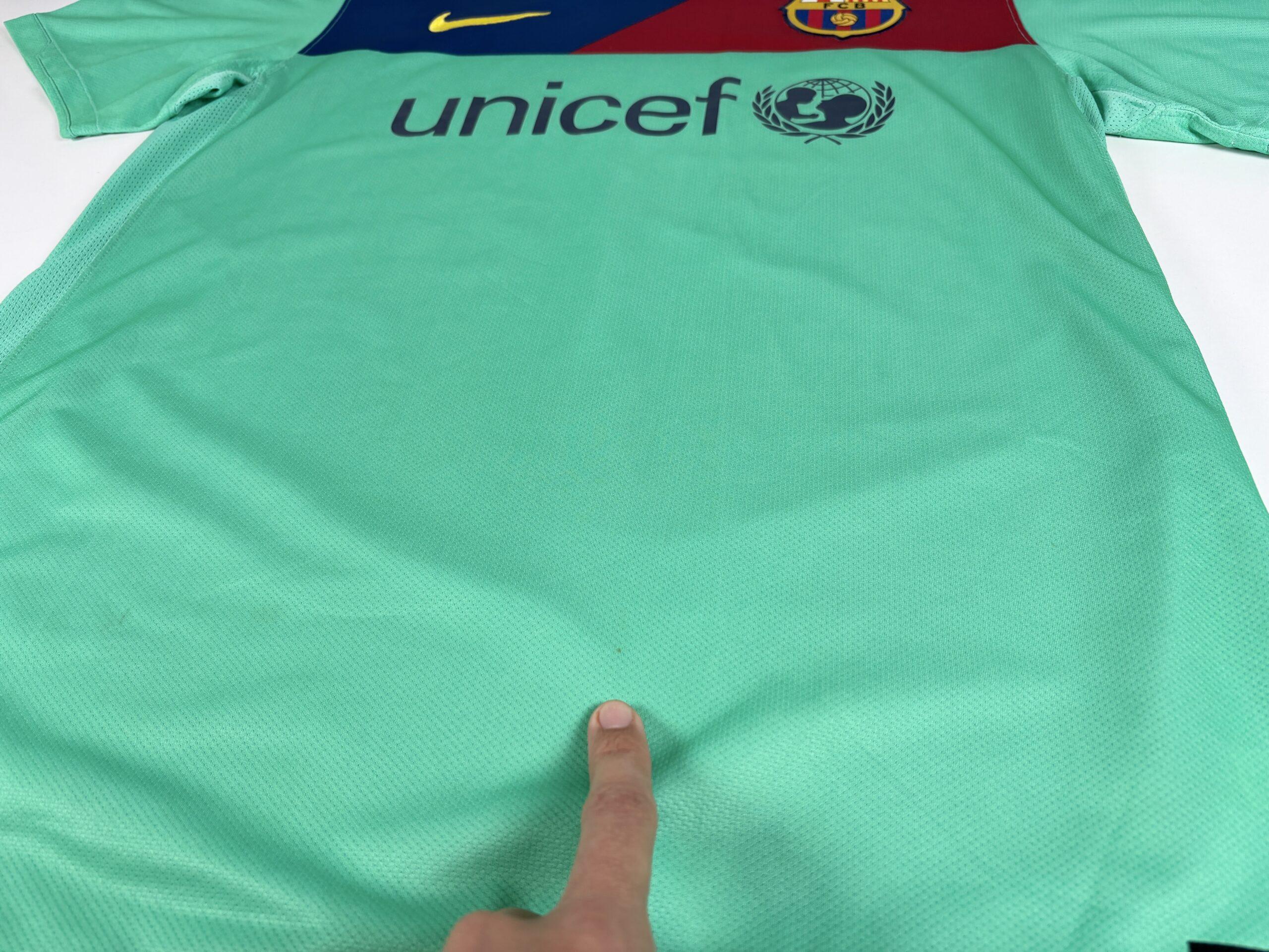 Barcelona FC 2010/11 Nike Away Football Shirt M - Image 9