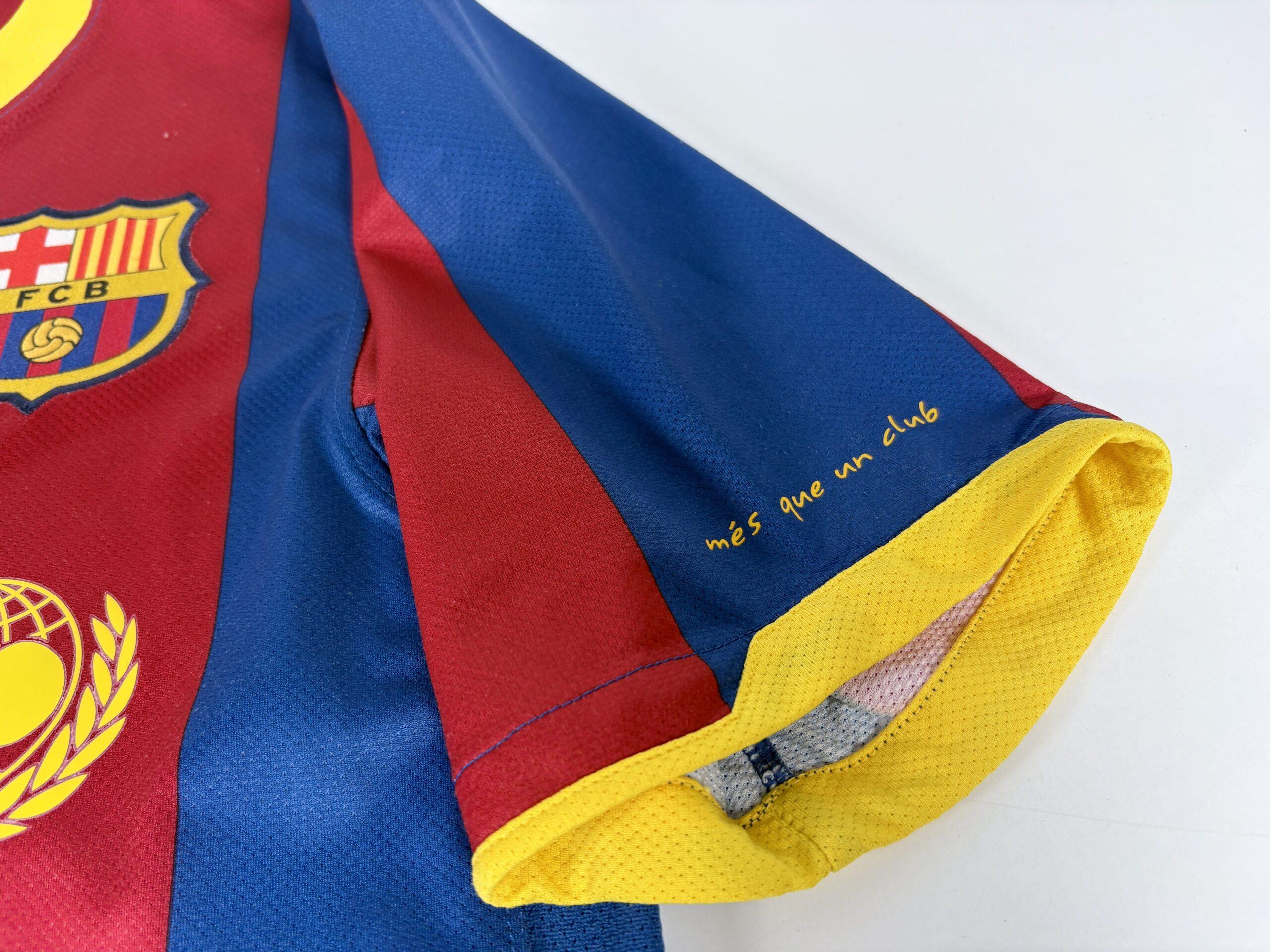 Barcelona FC 2010/11 Nike Home Football Shirt S - Image 9