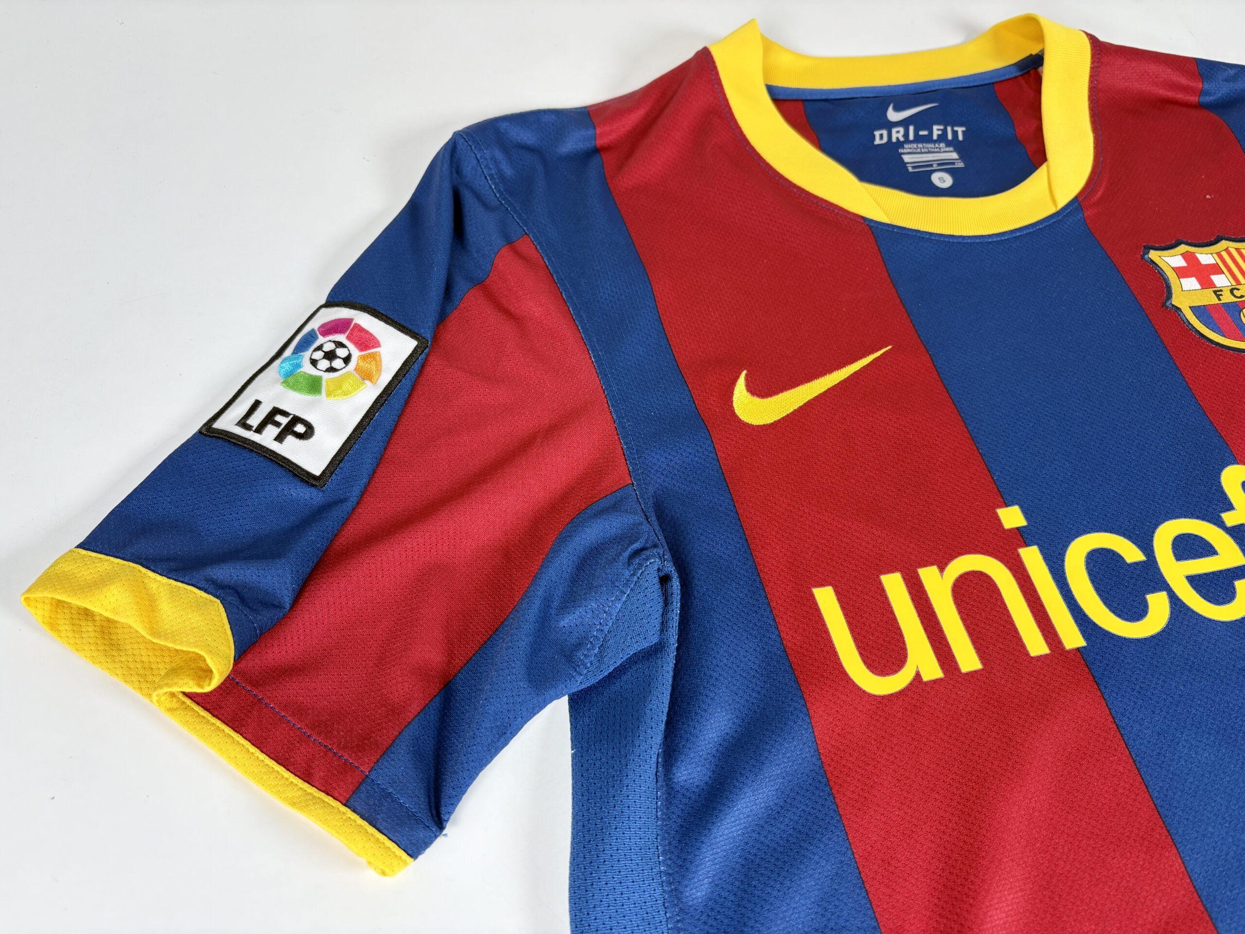 Barcelona FC 2010/11 Nike Home Football Shirt S - Image 8