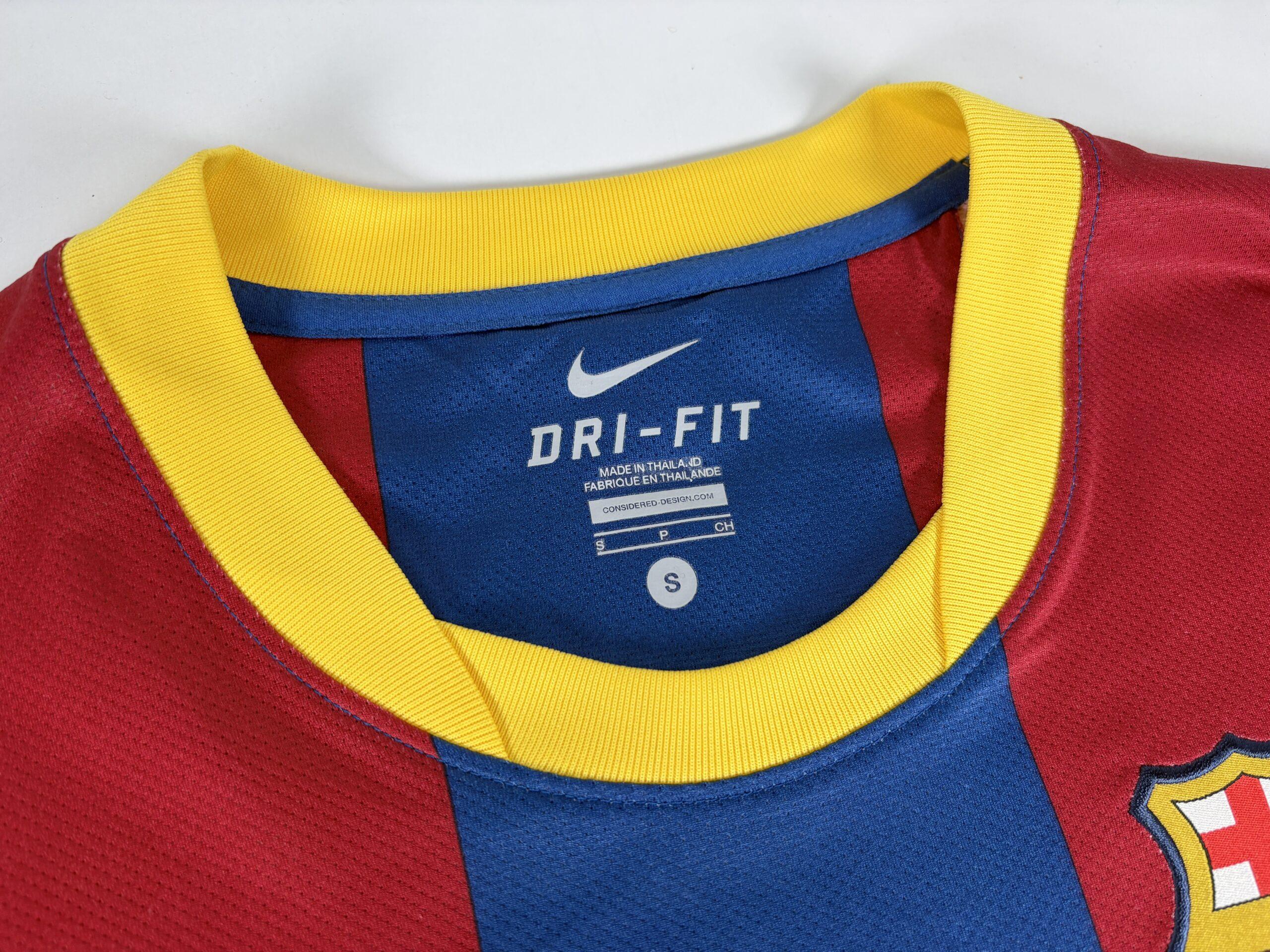 Barcelona FC 2010/11 Nike Home Football Shirt S - Image 5
