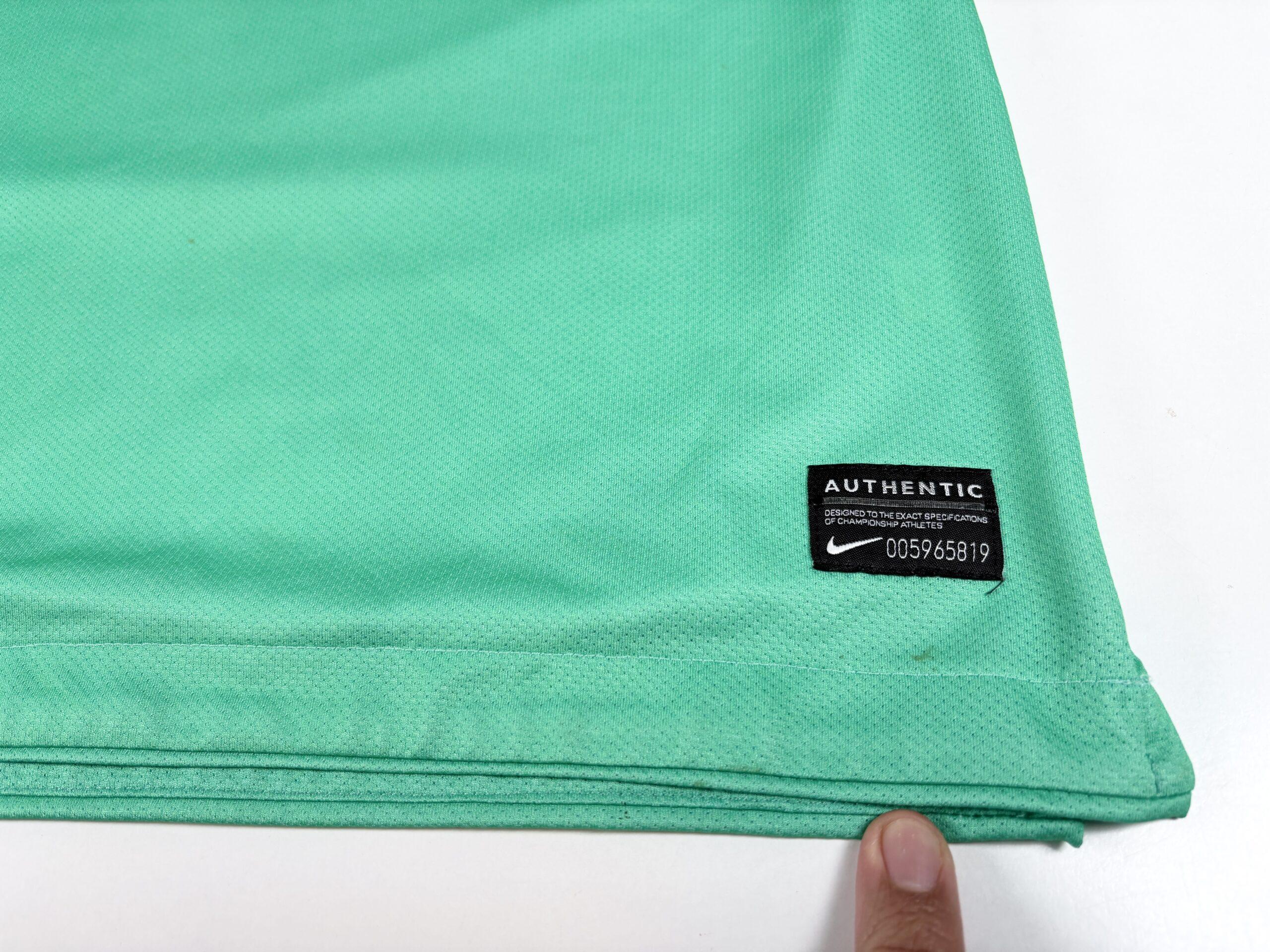 Barcelona FC 2010/11 Nike Away Football Shirt M - Image 8