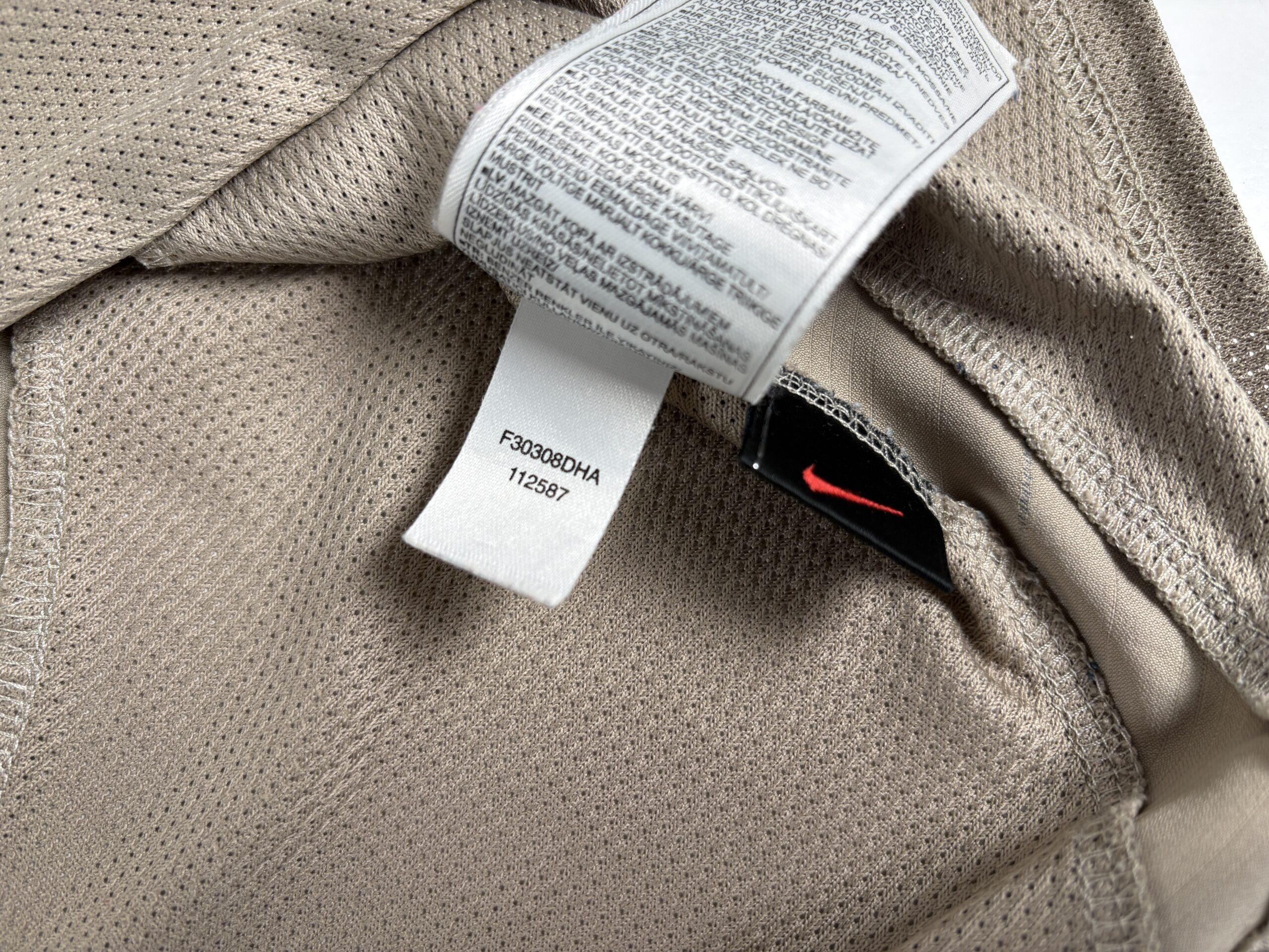 Barcelona FC 2003/05 NIKE Away football shirt S/M - Image 6