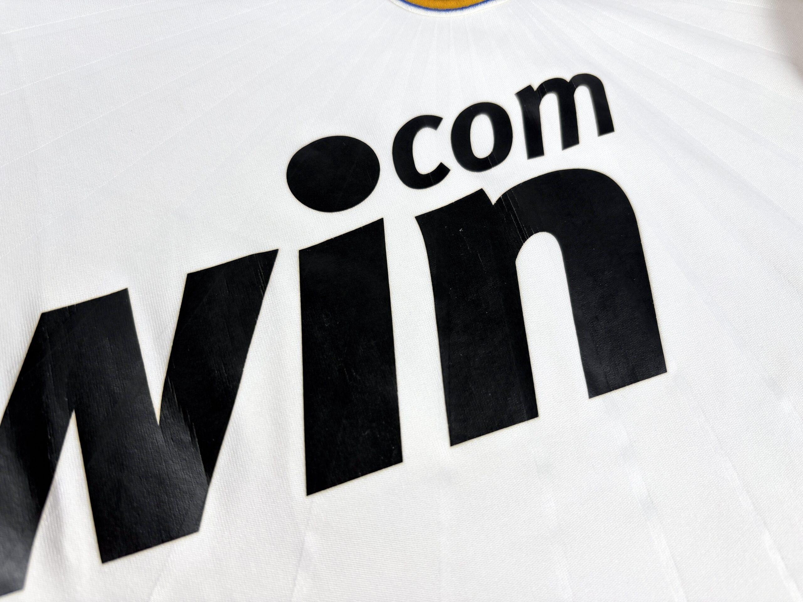 Real Madrid 2010/11 Adidas Home Football Shirt M - Image 8