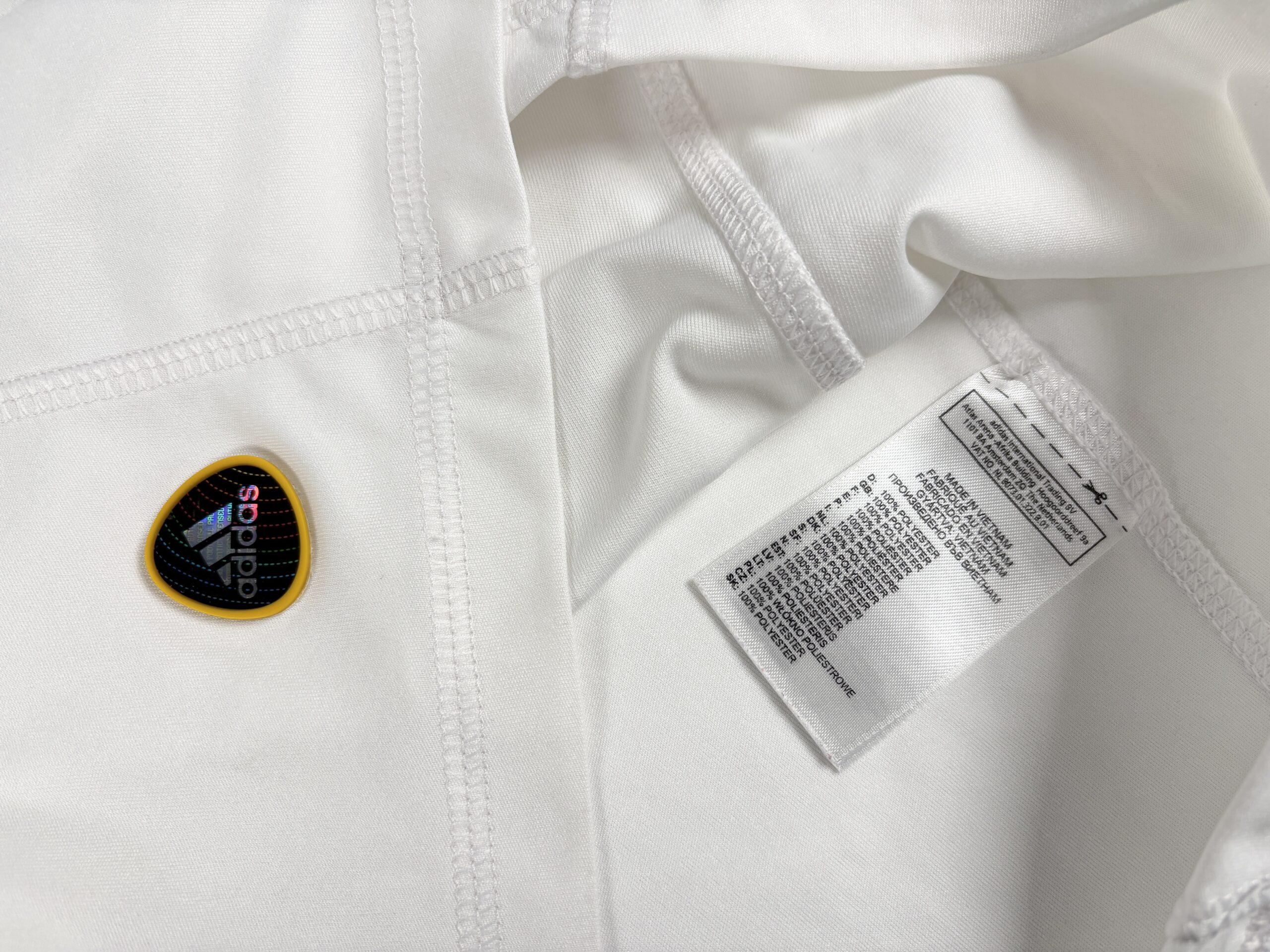 Real Madrid 2010/11 Adidas Home Football Shirt M - Image 5