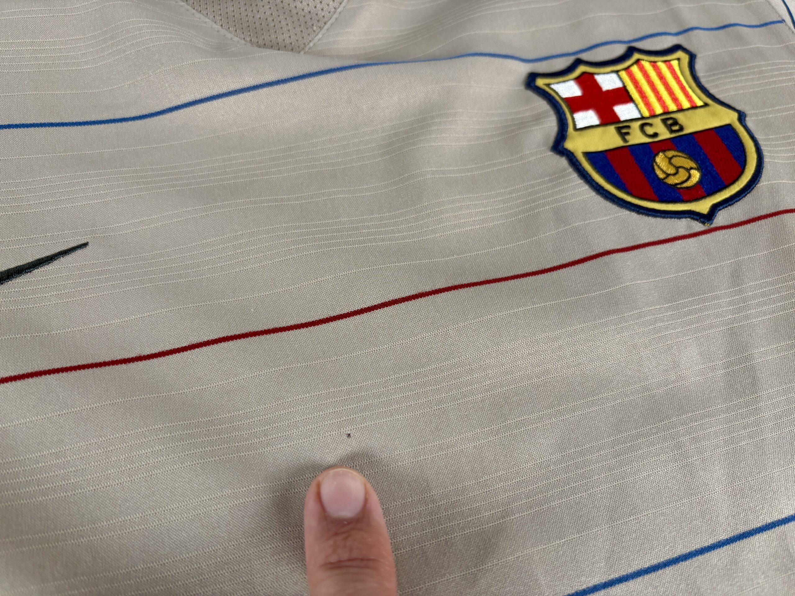 Barcelona FC 2003/05 NIKE Away football shirt S/M - Image 8