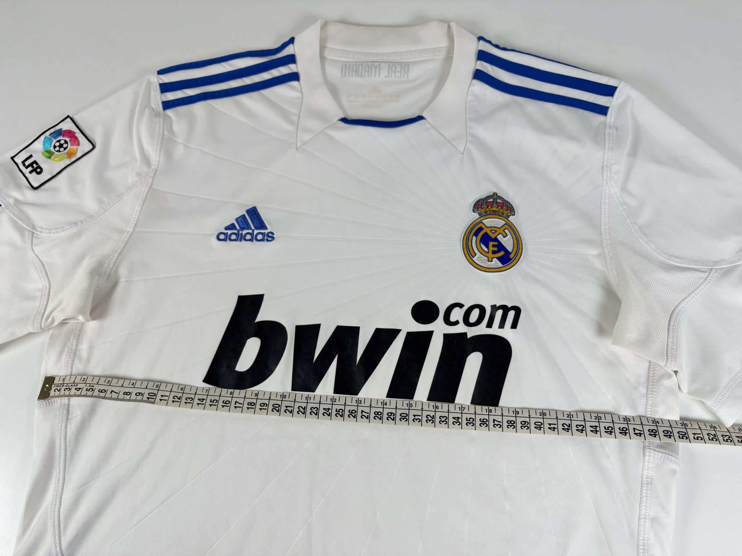 Real Madrid 2010/11 Adidas Home Football Shirt M - Image 11