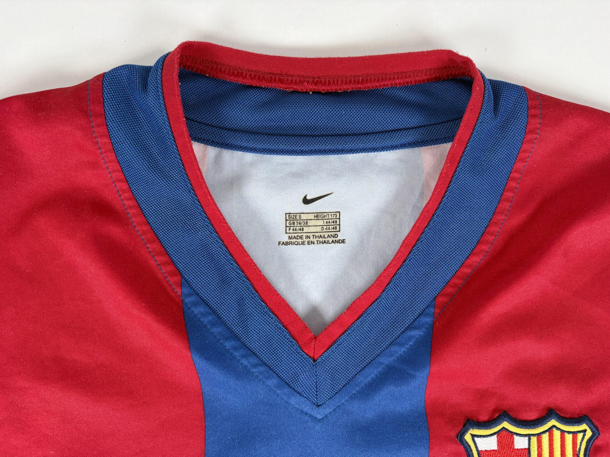 Barcelona FC 2002/03 Nike Home Football Shirt S - Image 4