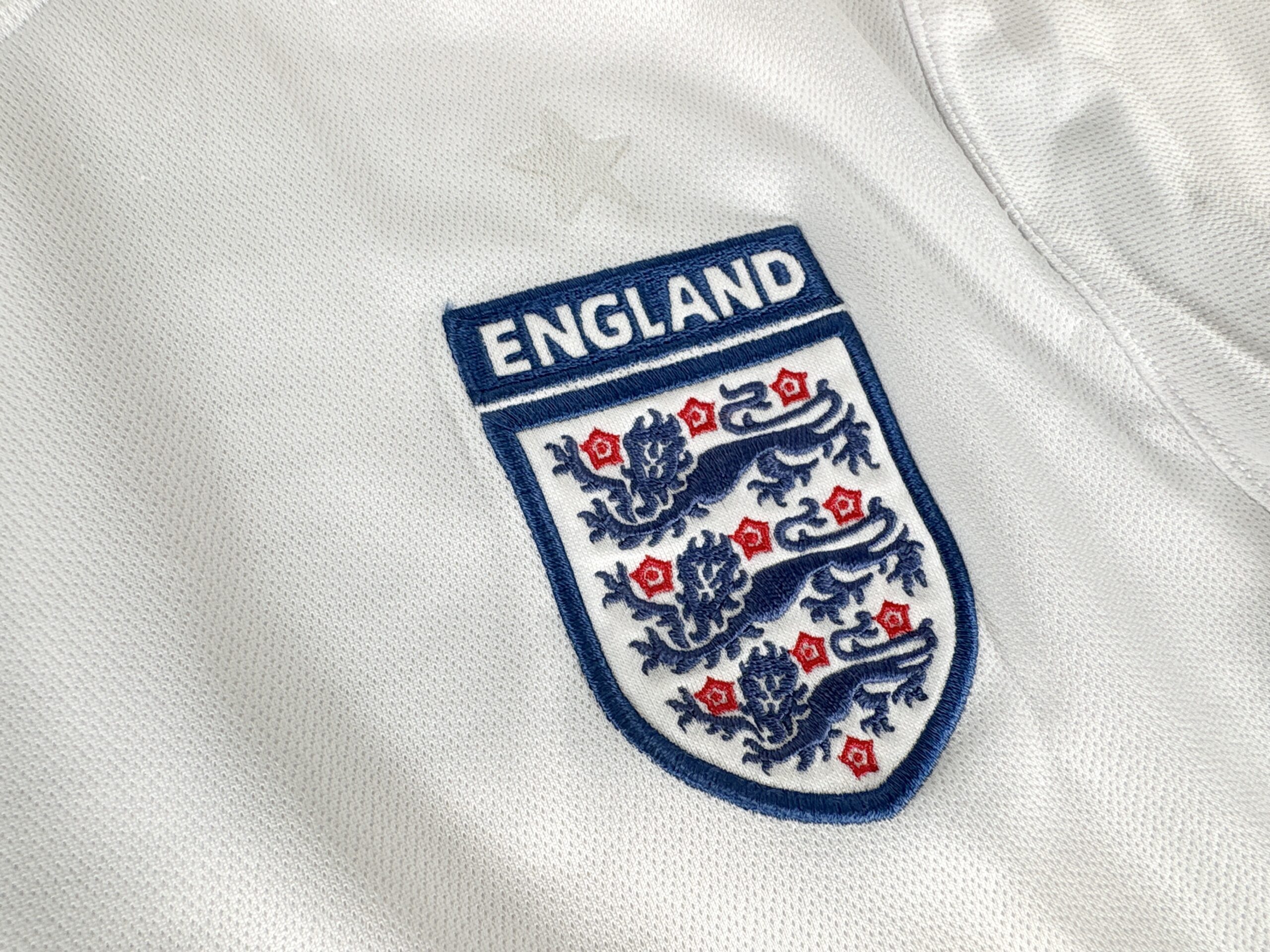 ENGLAND 2005/07 National Football Shirt Umbro S - Image 9